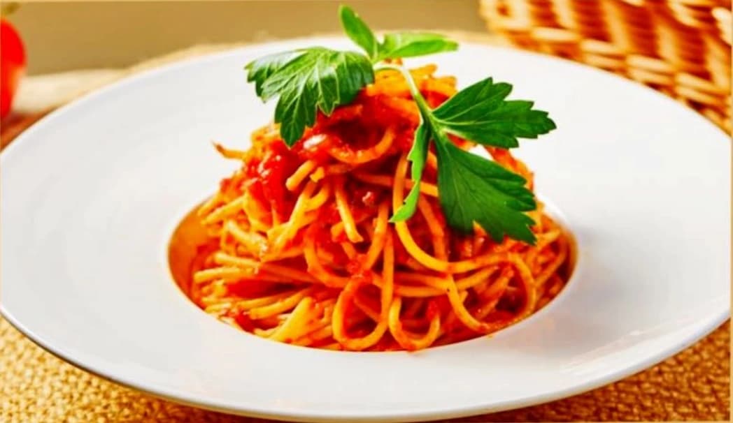 Spaghetti & rice dishes at Desta
